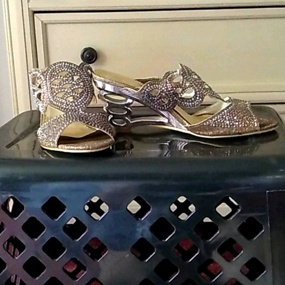 Glittery backless heel